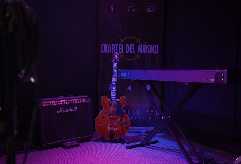 Instrumentos y equipo para clases en Cuartel del Músico