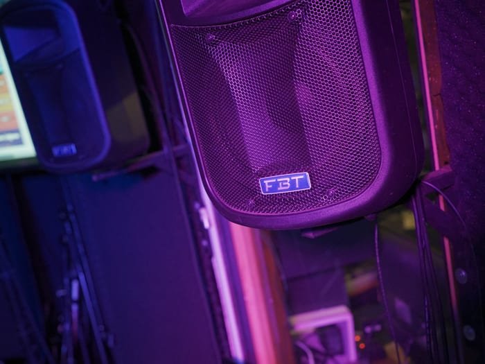 Monitor de sonido y equipo de mezcla del sistema de audio de la sala